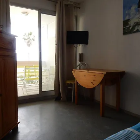 Appartement 2 Pièces Pour 5 Pers Avec Piscine Et Parking Face à La - Fr-1-696-130 *