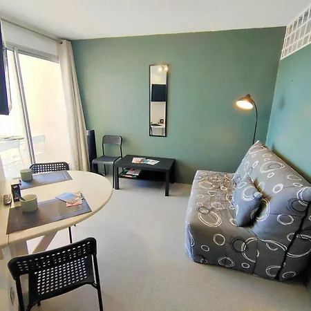 Apartment 2 Pieces Pour 5 Pers Avec Piscine Et Parking Face A La - Fr-1-696-130 *