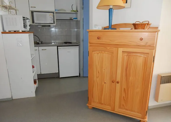 2 Pieces Pour 5 Pers Avec Piscine Et Parking Face A La - Fr-1-696-130 * Canet-en-Roussillon