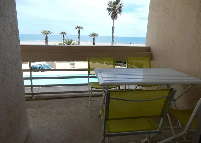 2 Pieces Pour 5 Pers Avec Piscine Et Parking Face A La - Fr-1-696-130 Apartment *
